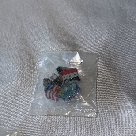 Collectible Lapel Hat Pin Operation Iraqi Freedom Pin with Flags - Picture 7 of 8